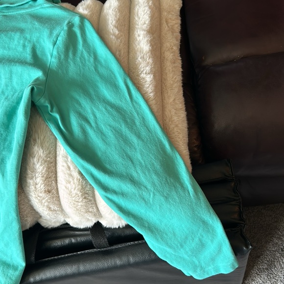 LL Bean Shirt- Gracier Teal color Med Petite - Picture 4 of 6